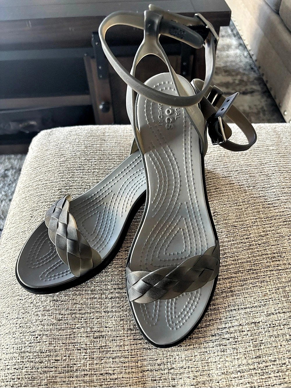 Crocs Brooklyn Low Wedge Braided Wedge Sandals Gray/ black US 8
